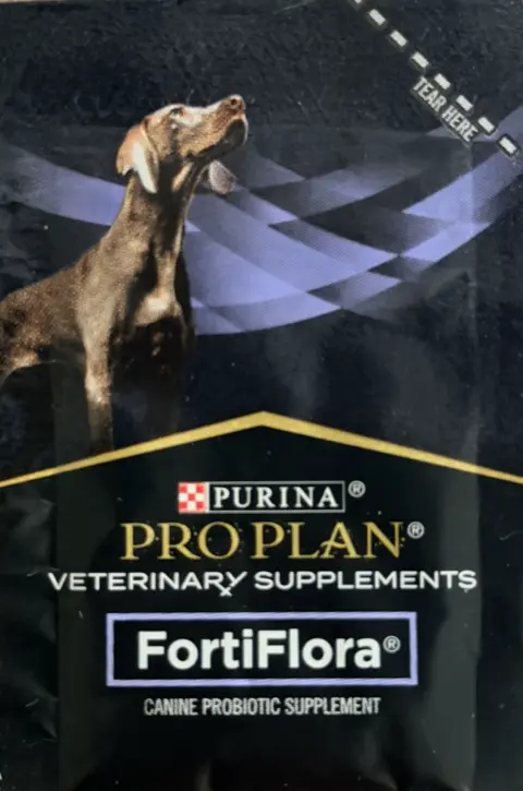 Purina Pro Plan FortiFlora probiotic packet.